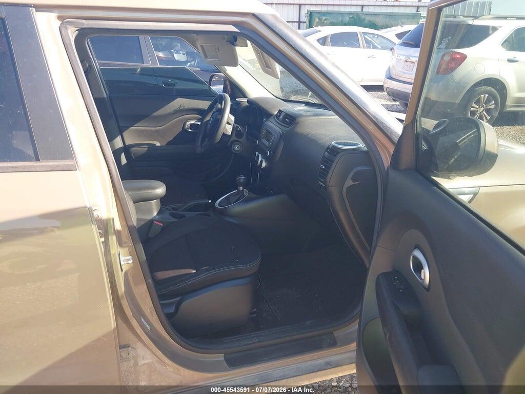 KNDJN2A25F7215939 2015 KIA SOUL photo no. 5
