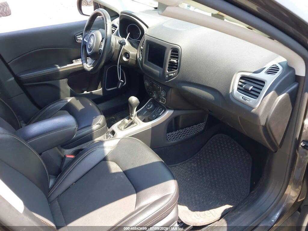 3C4NJDBB2KT850386 2019 JEEP COMPASS photo no. 5