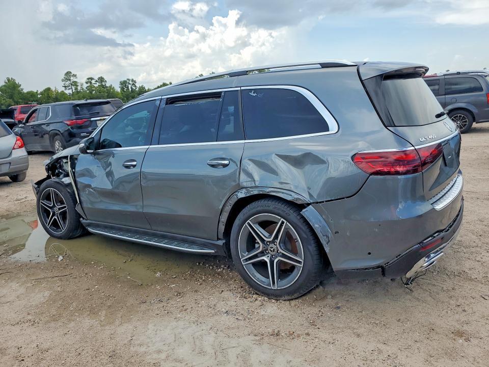 2026 MERCEDES-BENZ GLS 450 4MATIC — Фото 2 из 13
