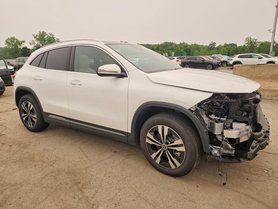 2026 MERCEDES-BENZ GLA 250 4MATIC — Фото 4 из 13