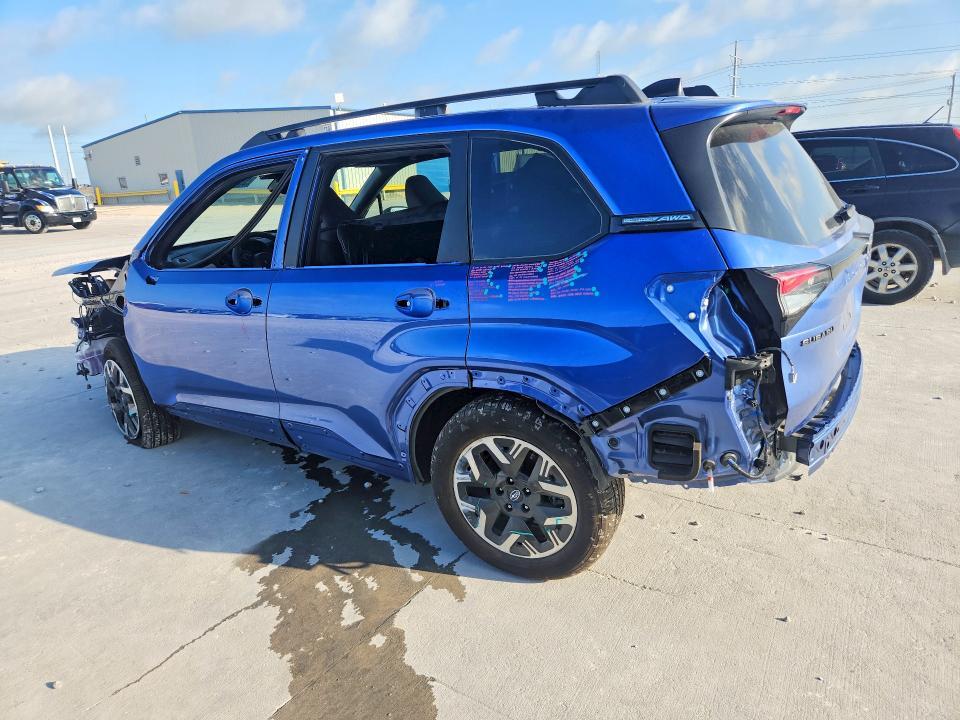 2026 SUBARU FORESTER PREMIUM — Фото 2 из 14