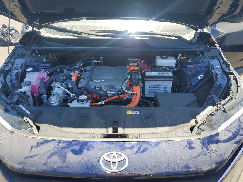 2026 TOYOTA BZ XLE PLUS — Фото 12 из 13