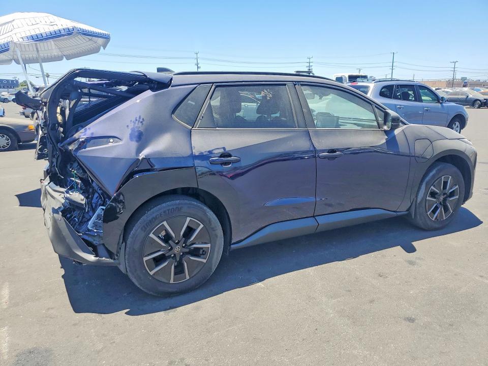 2026 TOYOTA BZ XLE PLUS — Фото 3 из 13