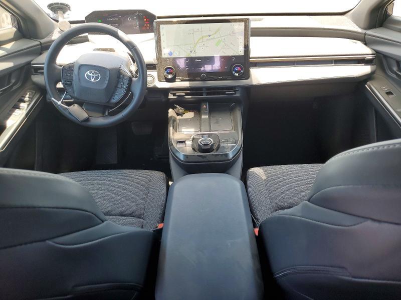 2026 TOYOTA BZ XLE PLUS — Фото 8 из 13