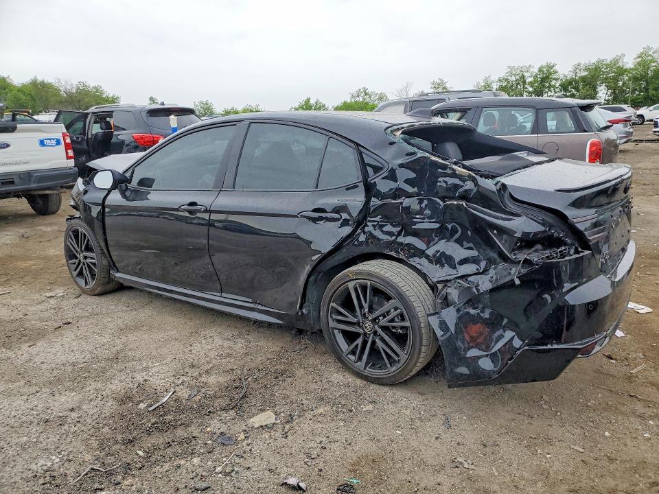 2026 TOYOTA CAMRY XSE — Фото 2 из 13