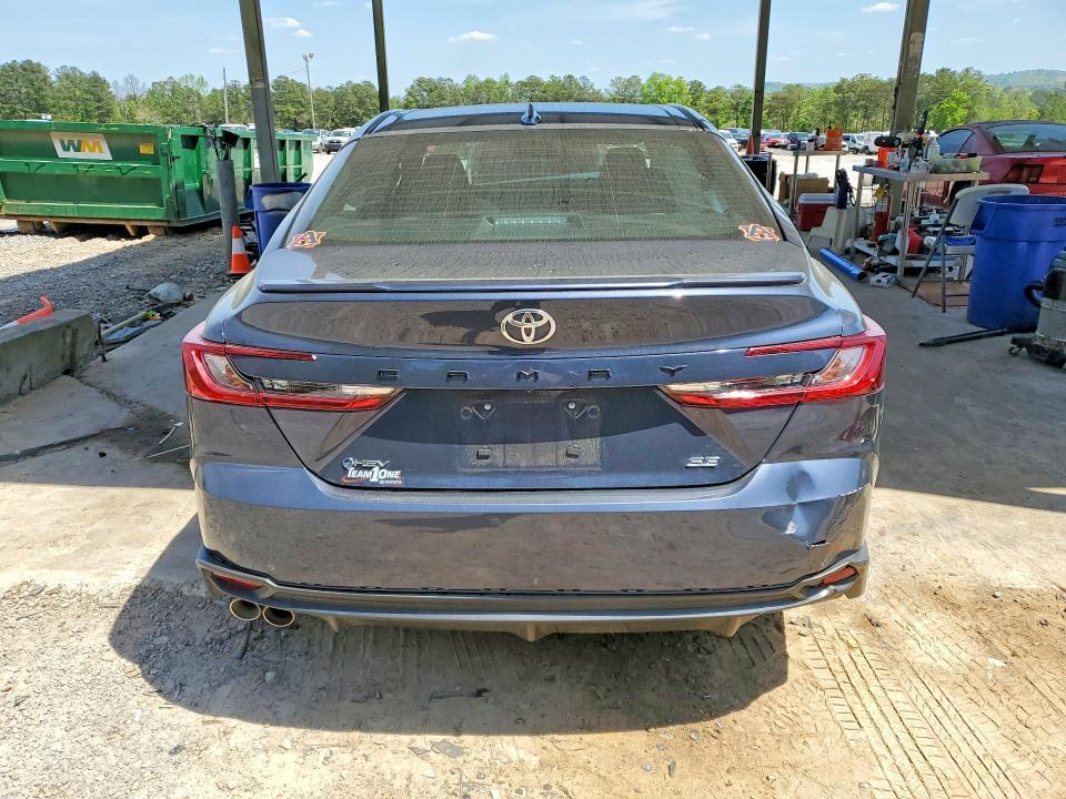 2026 TOYOTA CAMRY SE — Фото 12 из 16