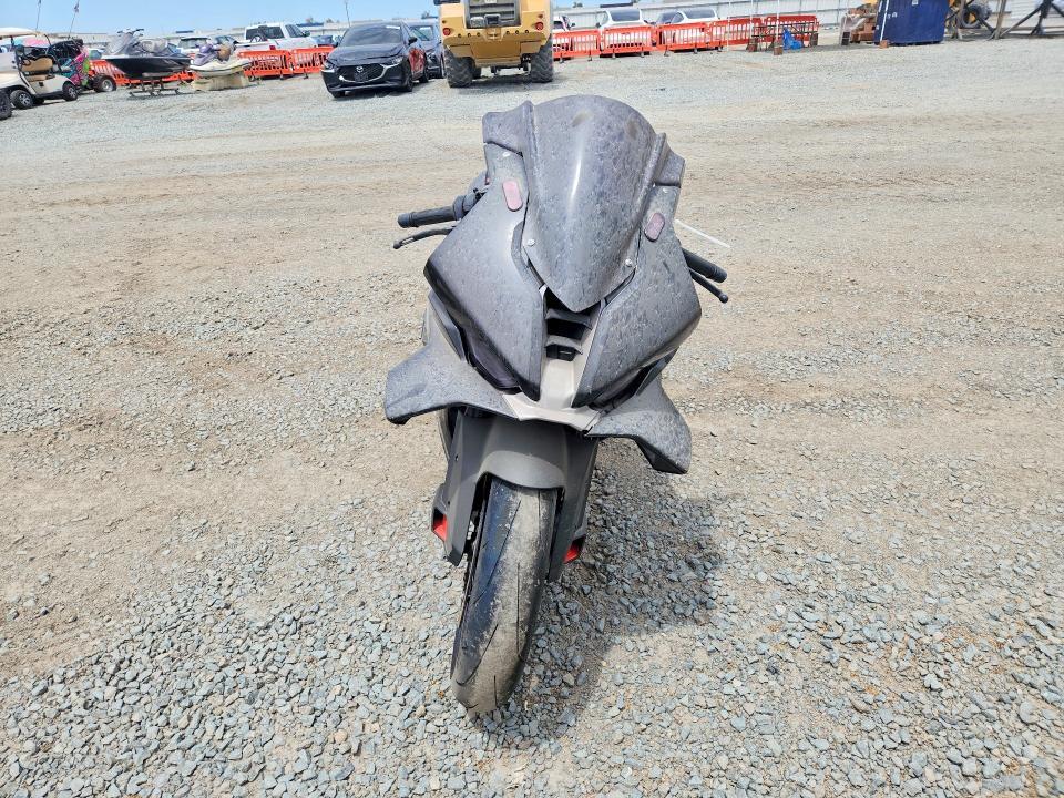 2025 BMW S 1000 RR — Фото 2 из 9
