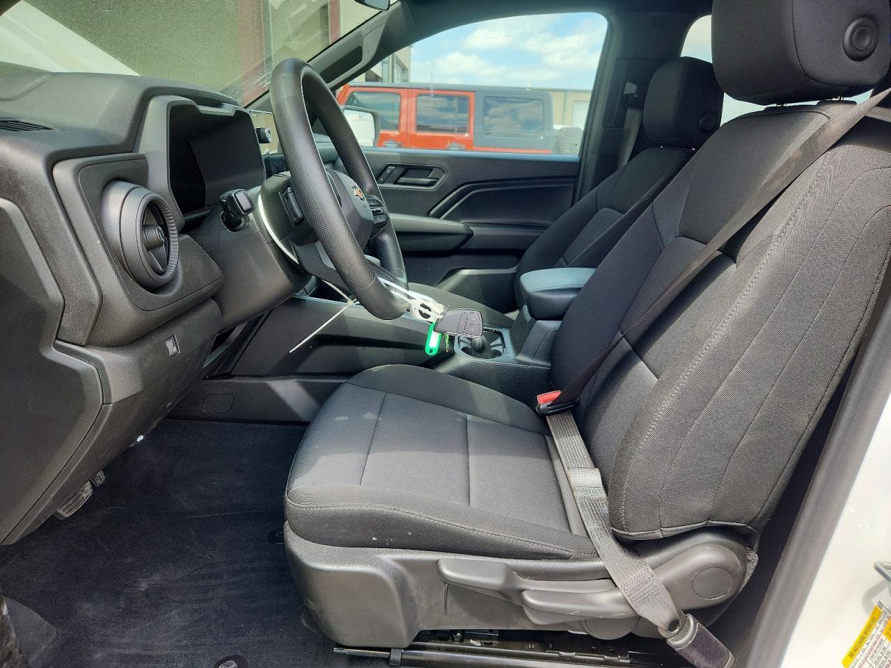 2025 CHEVROLET COLORADO — Фото 7 из 12
