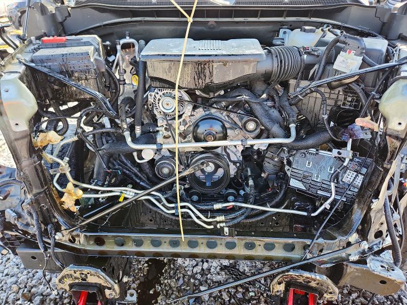 2025 CHEVROLET SILVERADO K1500 LT TRAIL BOSS — Фото 11 из 13