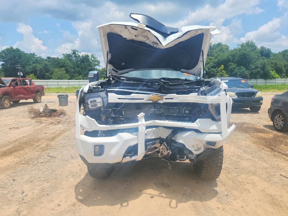 2025 CHEVROLET SILVERADO K2500 HEAVY DUTY LTZ — Фото 5 из 12