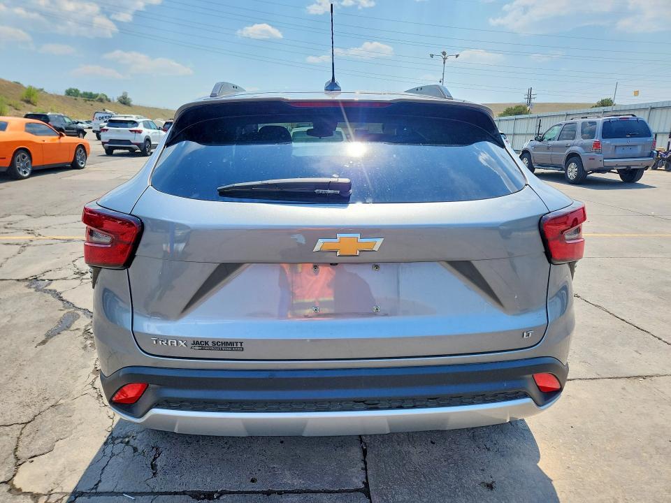2025 CHEVROLET TRAX 1LT — Фото 6 из 13