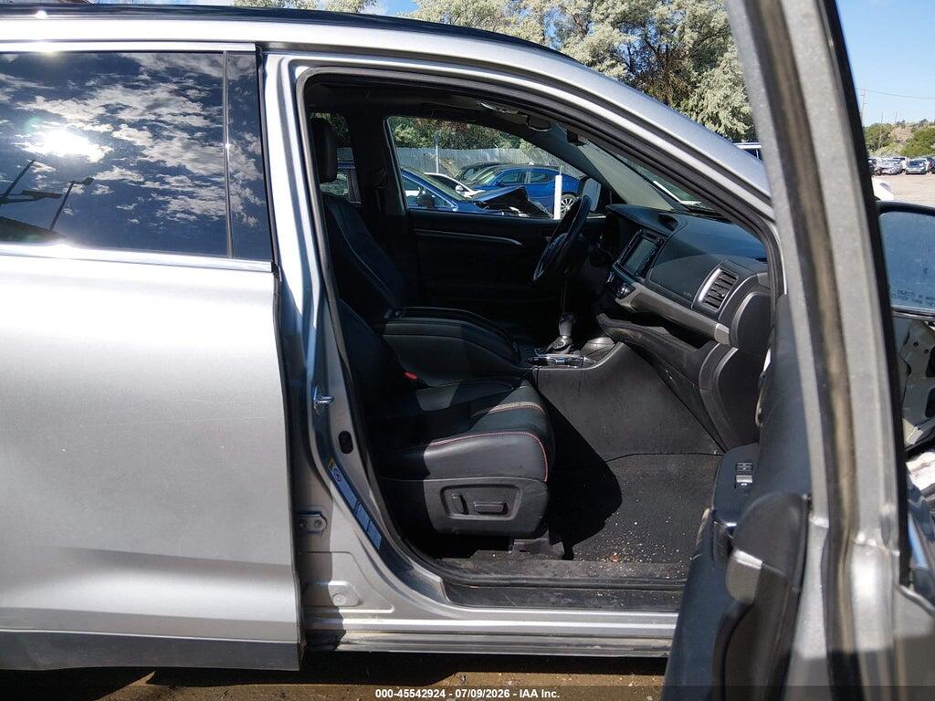 5TDJZRFHXKS947784 2019 TOYOTA HIGHLANDER photo no. 5