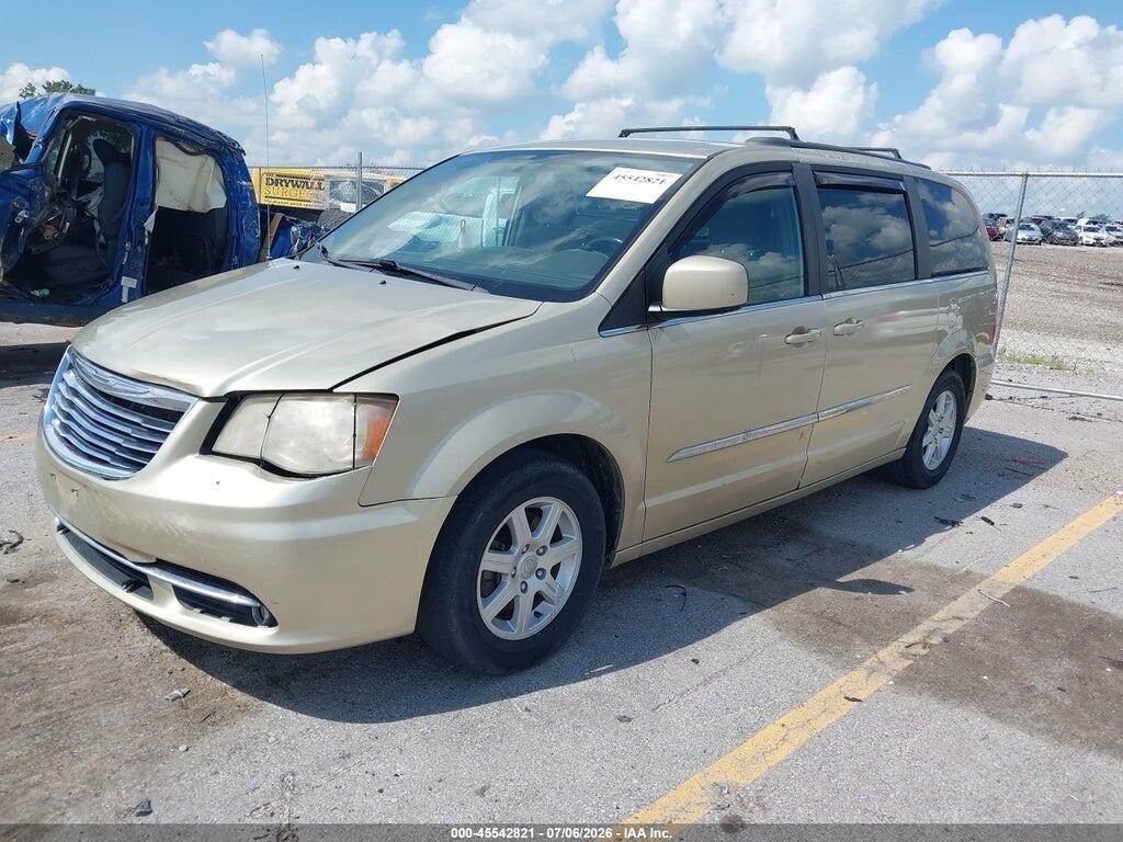 2A4RR5DG5BR747159 2011 CHRYSLER TOWN & COUNTRY photo no. 2