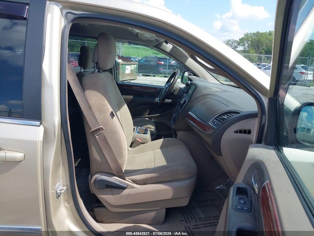 2A4RR5DG5BR747159 2011 CHRYSLER TOWN & COUNTRY photo no. 5