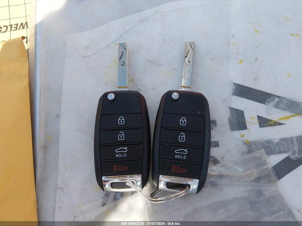 KNAGT4L35J5217032 2018 KIA OPTIMA photo no. 11