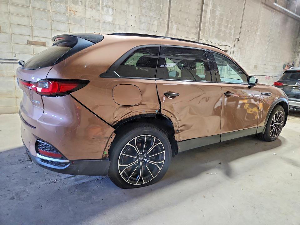 2025 MAZDA CX-70 PREMIUM — Фото 3 из 13