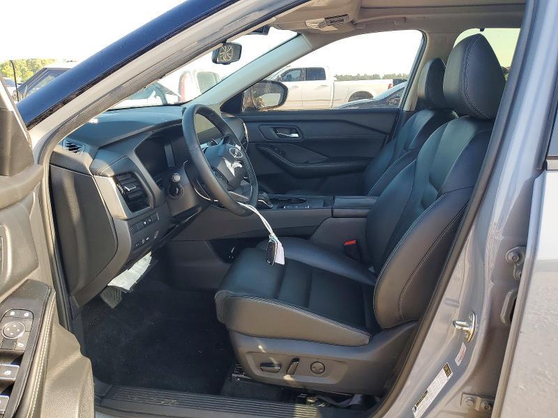 2025 NISSAN ROGUE SL — Фото 8 из 14