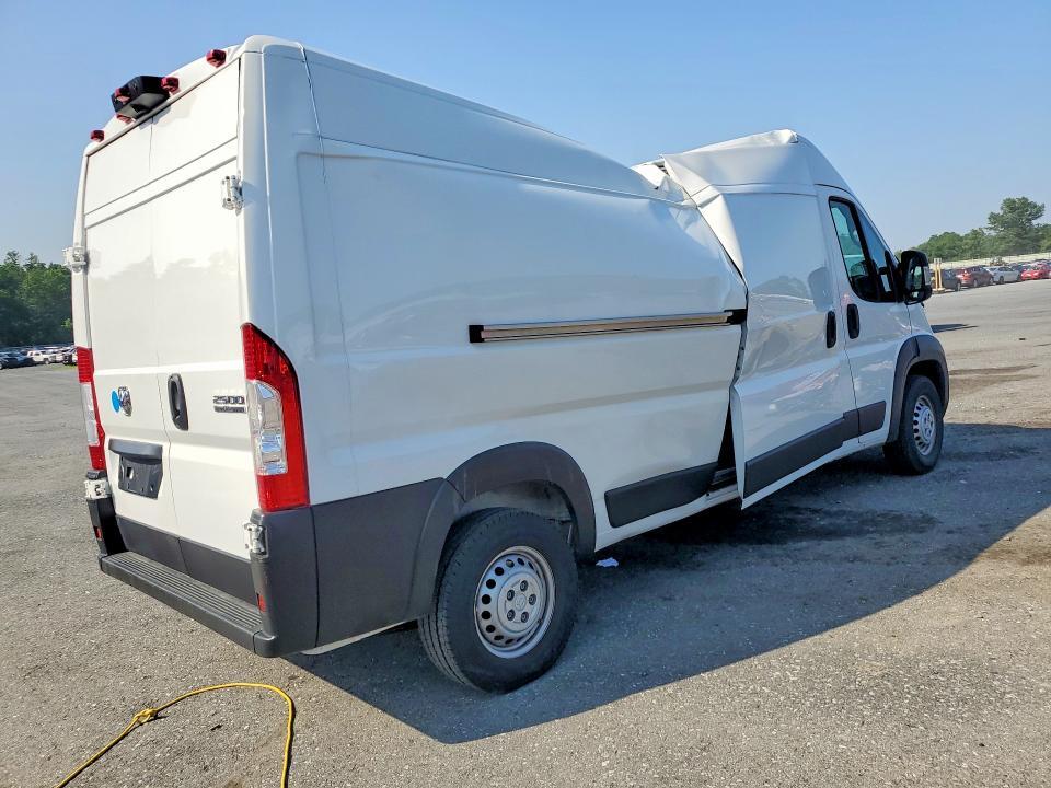 2025 RAM PROMASTER 2500 DELIVERY VAN — Фото 3 из 13