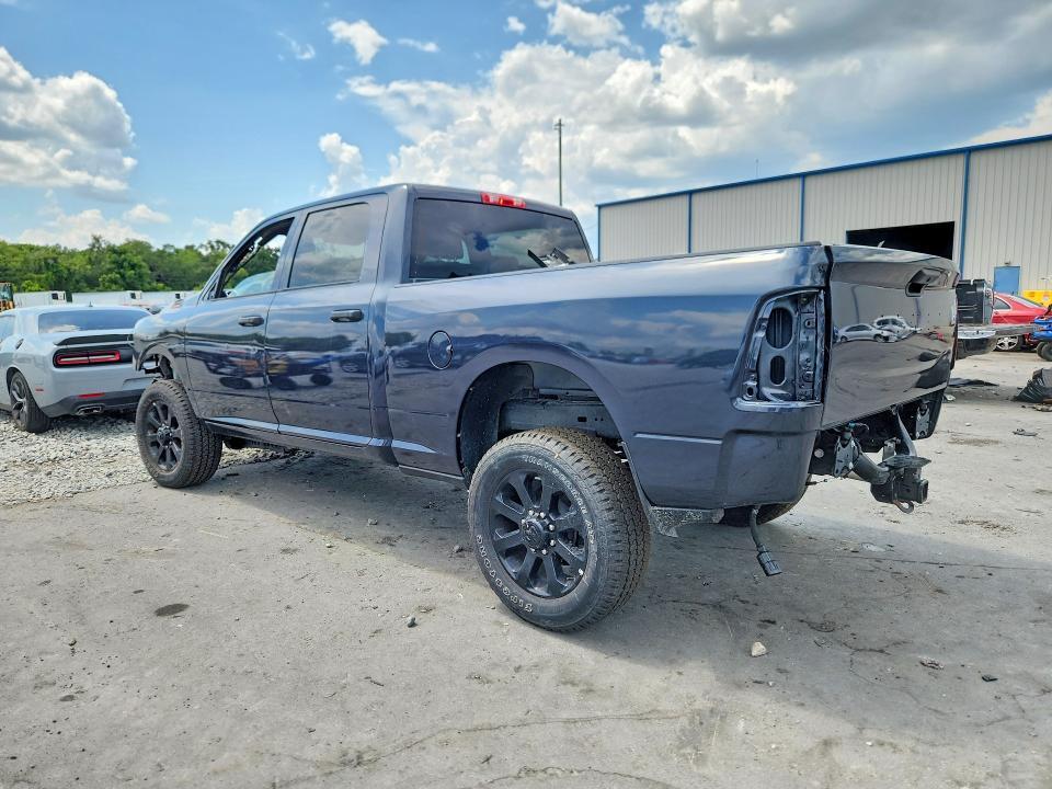 2025 RAM 2500 BIG HORN — Фото 2 из 12