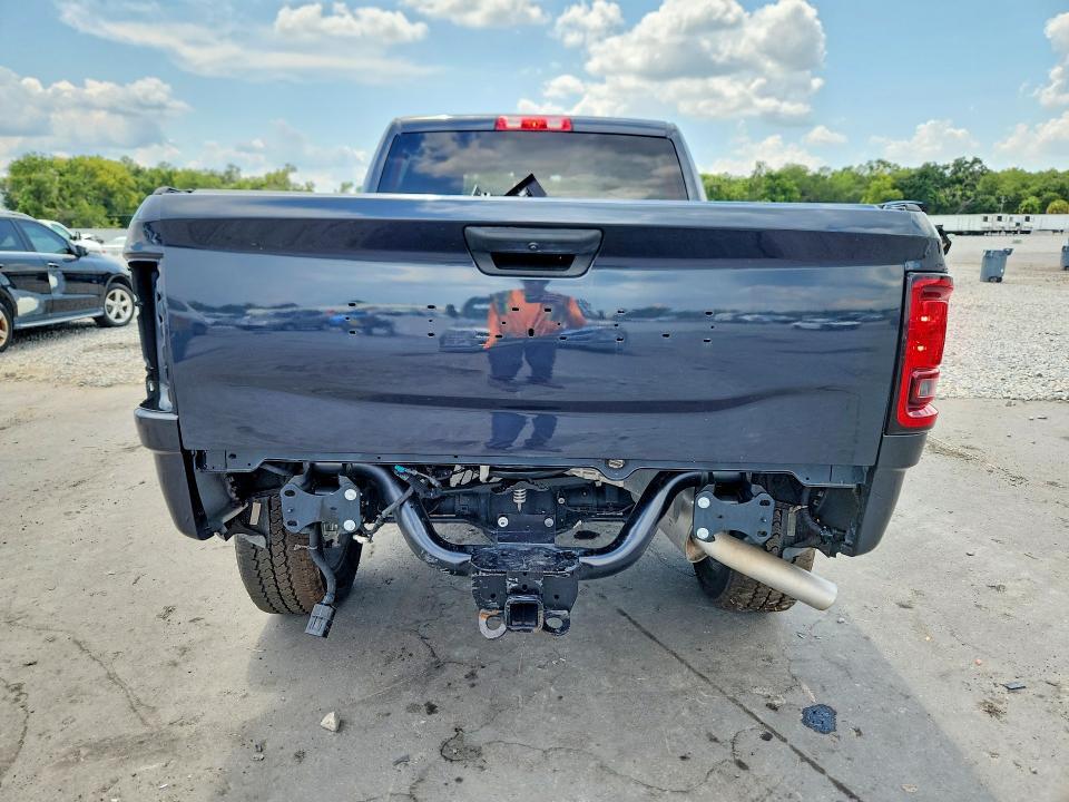 2025 RAM 2500 BIG HORN — Фото 6 из 12