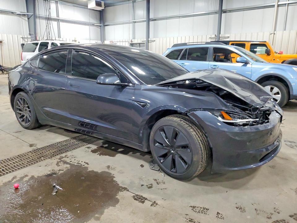 2025 TESLA MODEL 3 — Фото 4 из 13
