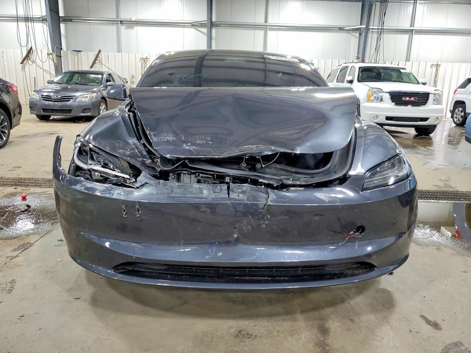 2025 TESLA MODEL 3 — Фото 5 из 13