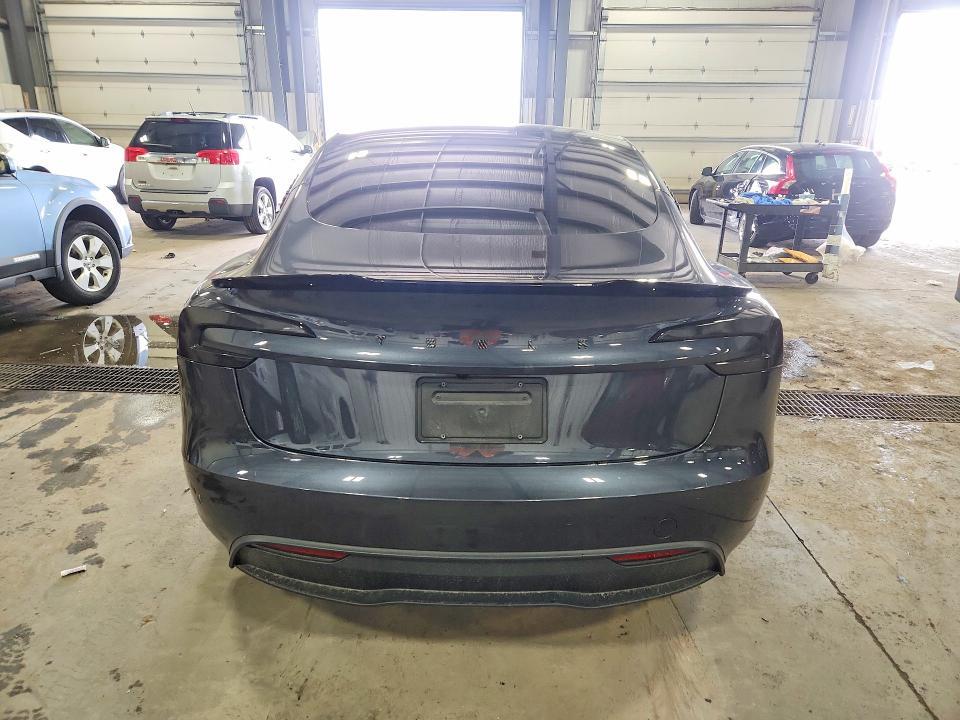 2025 TESLA MODEL 3 — Фото 6 из 13