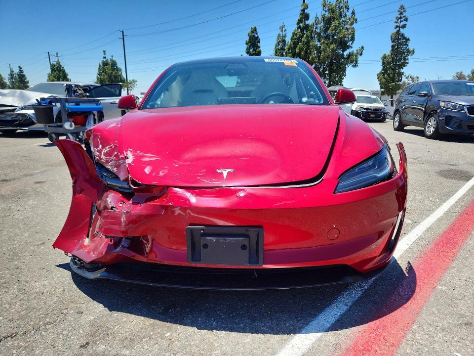 2025 TESLA MODEL 3 — Фото 5 из 12