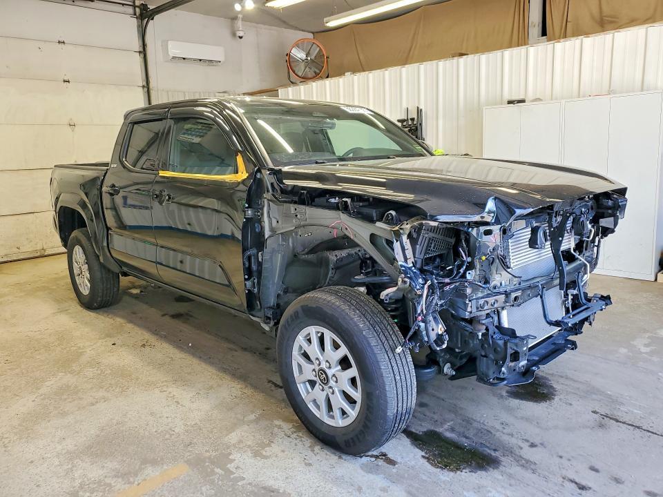 2025 TOYOTA TACOMA SR5 — Фото 4 из 12