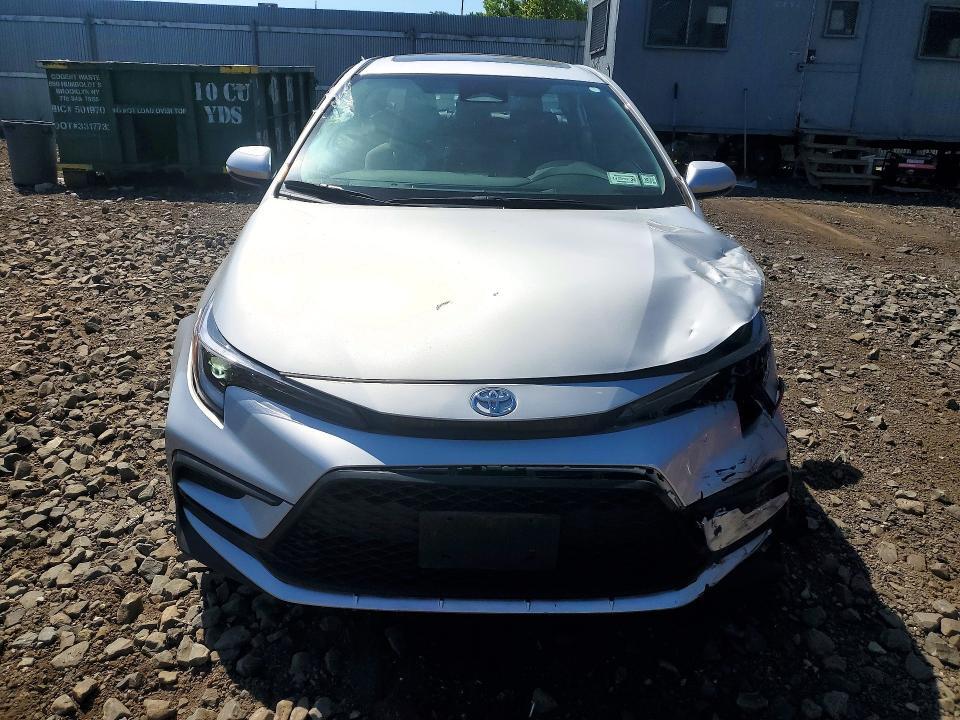 2025 TOYOTA COROLLA SE — Фото 5 из 12