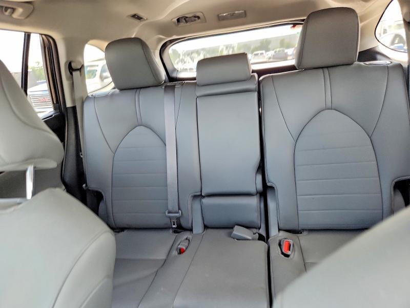 2025 TOYOTA HIGHLANDER XLE — Фото 10 из 13