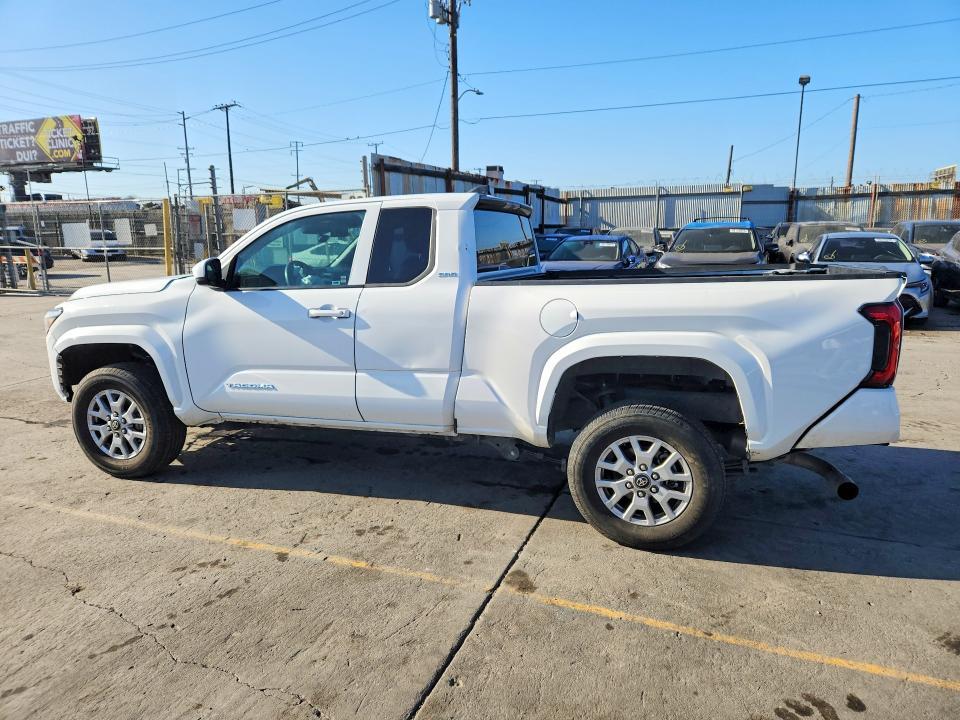 2025 TOYOTA TACOMA SR5 — Фото 2 из 12
