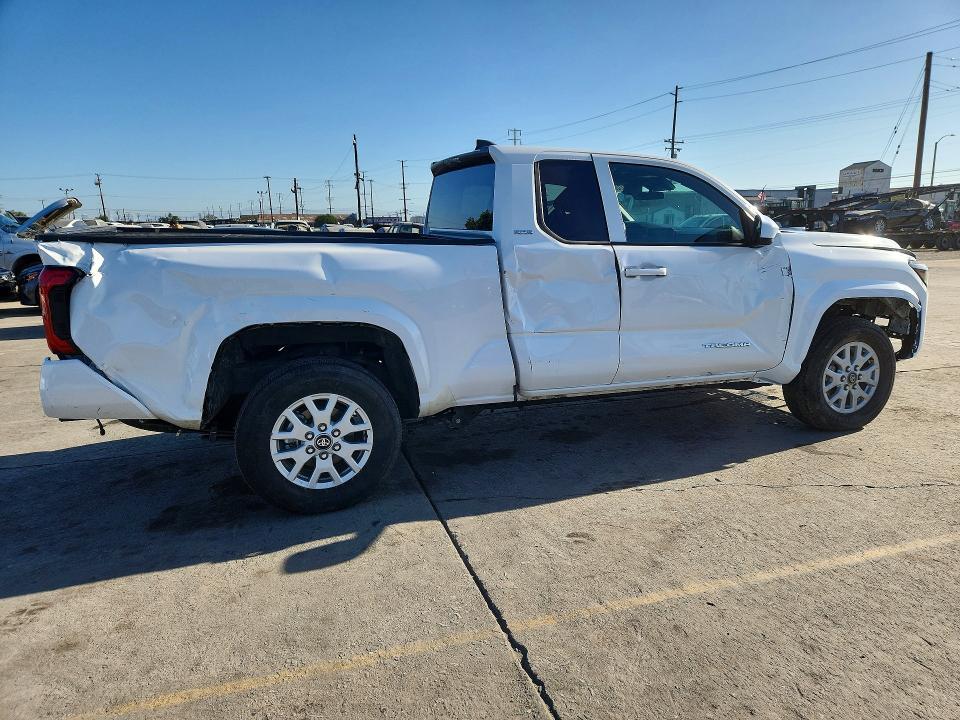 2025 TOYOTA TACOMA SR5 — Фото 3 из 12