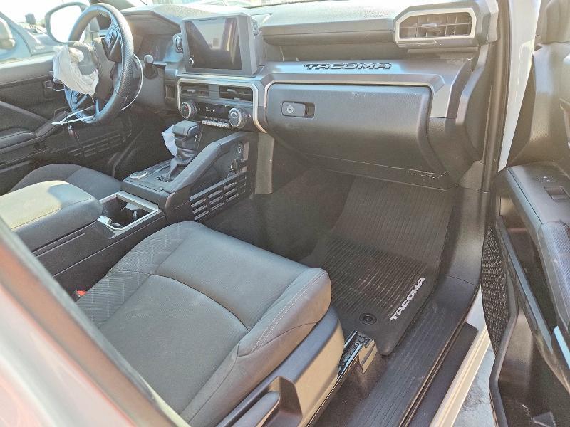2025 TOYOTA TACOMA SR5 — Фото 8 из 12