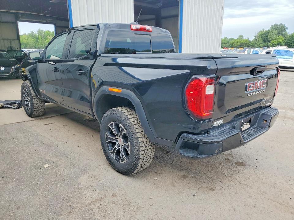 2024 GMC CANYON AT4 — Фото 2 из 13