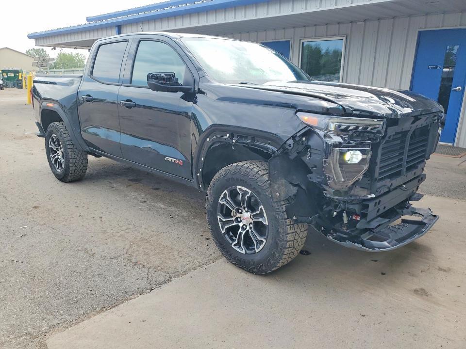2024 GMC CANYON AT4 — Фото 4 из 13
