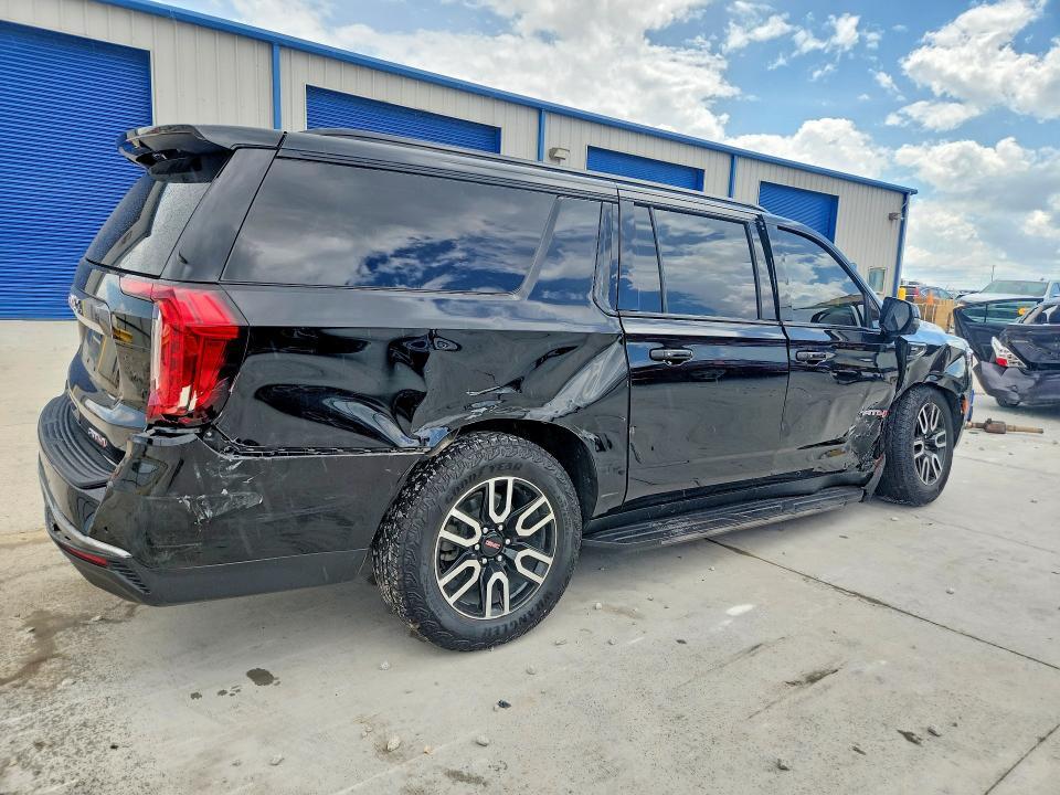 2024 GMC YUKON XL K1500 AT4 — Фото 3 из 13