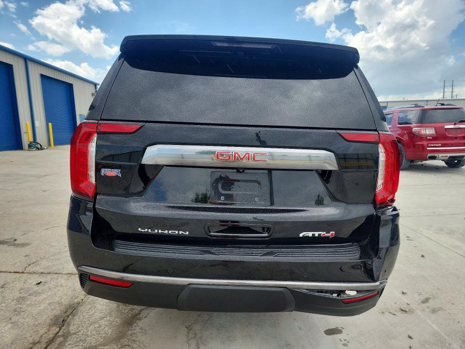 2024 GMC YUKON XL K1500 AT4 — Фото 6 из 13
