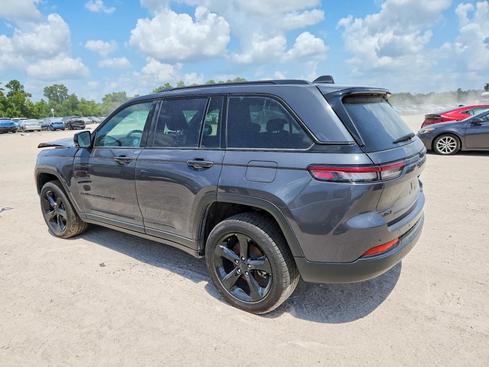 2024 JEEP GRAND CHEROKEE LAREDO — Фото 2 из 12