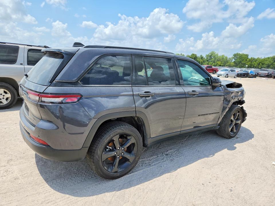 2024 JEEP GRAND CHEROKEE LAREDO — Фото 3 из 12