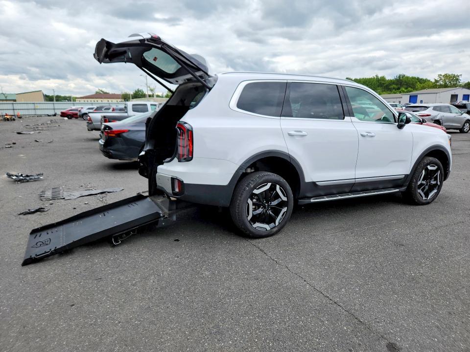 2024 KIA TELLURIDE EX — Фото 3 из 13