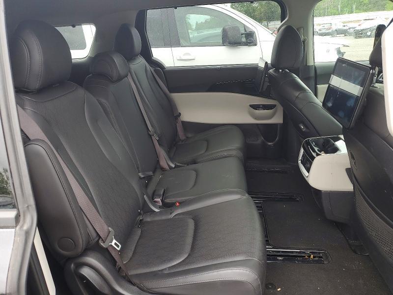 2024 KIA CARNIVAL SX — Фото 11 из 13