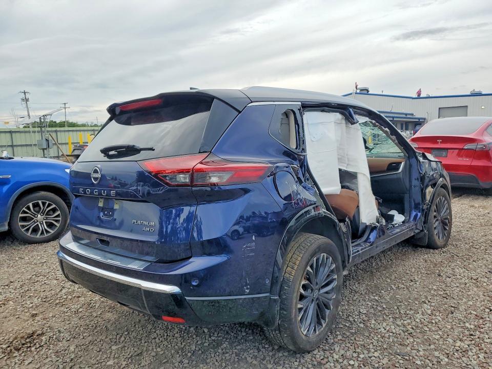 2024 NISSAN ROGUE PLATINUM — Фото 3 из 13