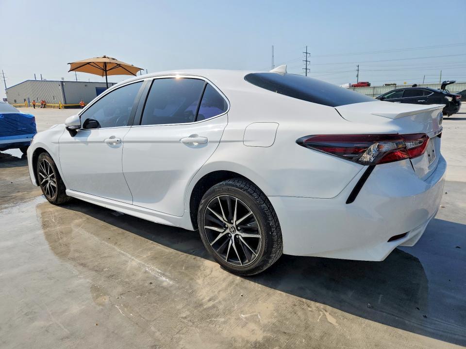 2024 TOYOTA CAMRY SE — Фото 2 из 13