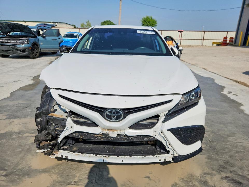 2024 TOYOTA CAMRY SE — Фото 5 из 13