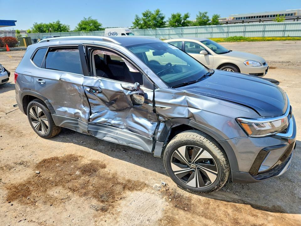 2024 VOLKSWAGEN TAOS SE — Фото 4 из 14