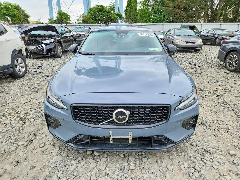 2024 VOLVO S60 CORE — Фото 5 из 12