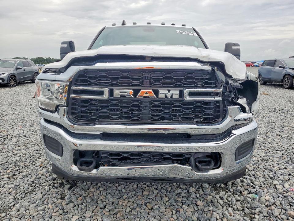 2023 RAM 2500 TRADESMAN — Фото 5 из 12