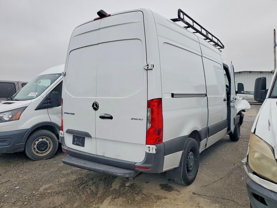 2023 MERCEDES-BENZ SPRINTER 2500 — Фото 3 из 14