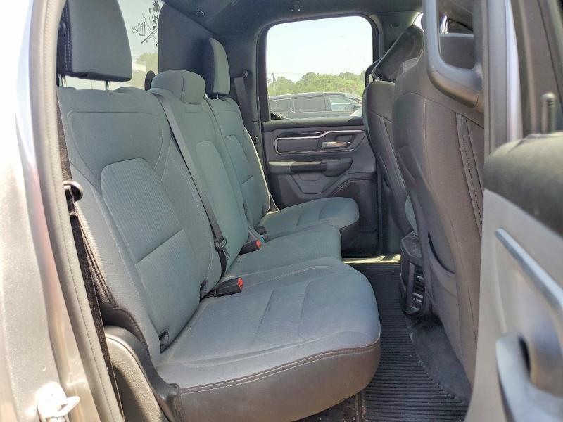 2023 RAM 1500 BIG HORN 4WD QUAD CAB — Фото 10 из 12